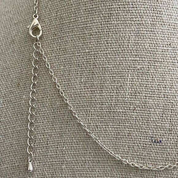 Fashionable Simple Necklace in Silver Tone - Picture 3 of 5